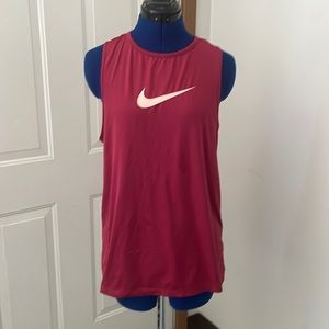 Nike pro workout top